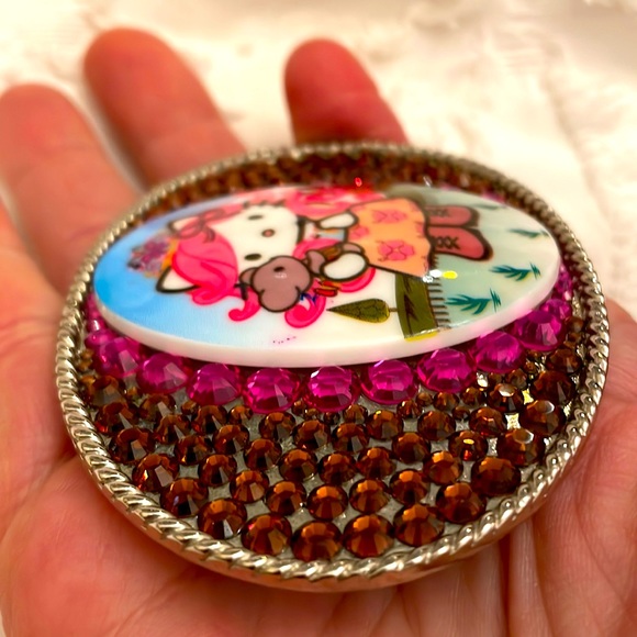 Vintage Tarina Tarantino Pink Head Hello Kitty Swarovski rhinestone belt buckle - Picture 7 of 12